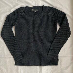 Derek Heart Women’s Black Knit Sweater Size S Cute Side Splits & Shoulder Braids